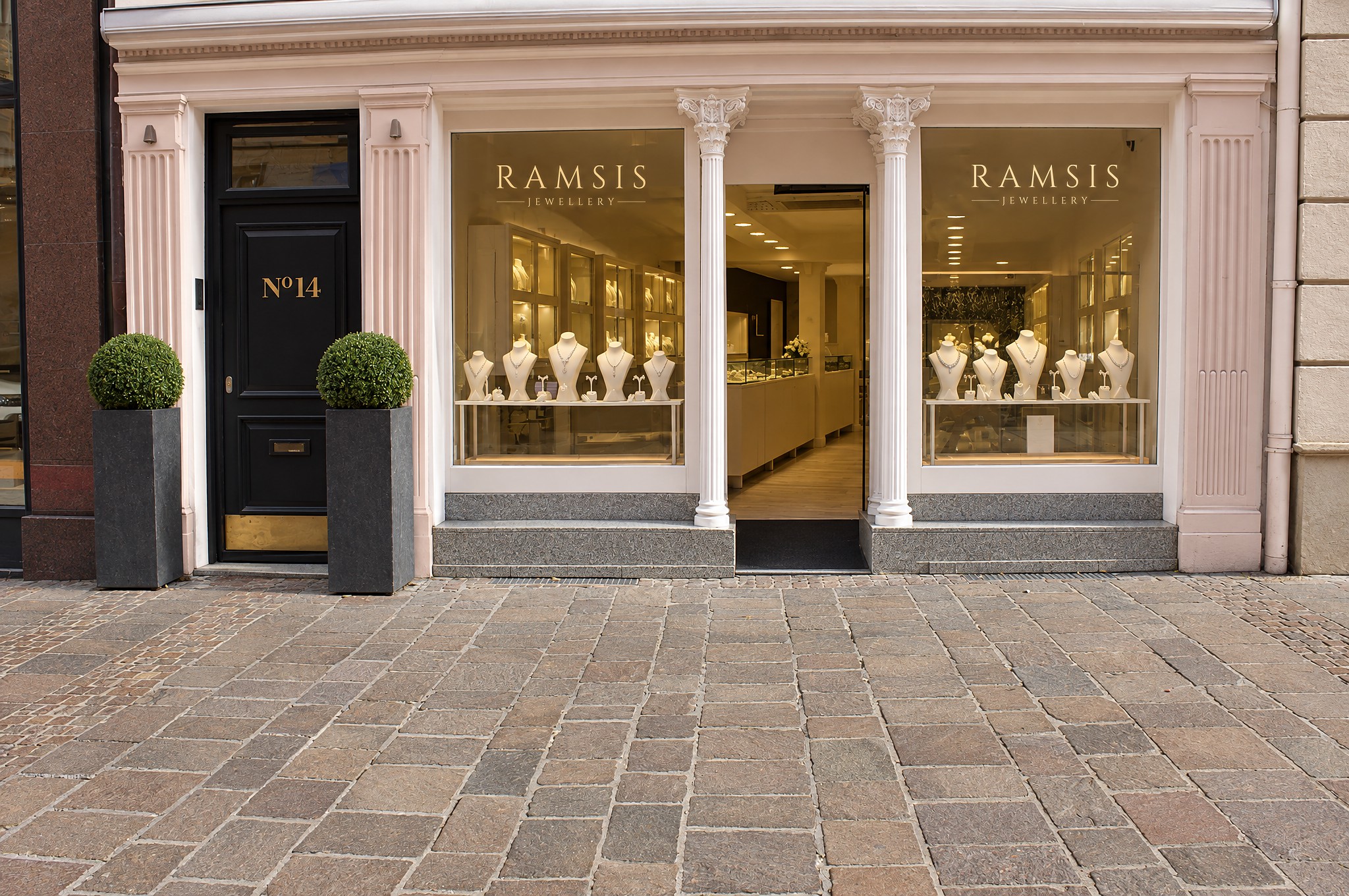 Ladenfront von Ramsis Jewellery in der Lange Straße 14 in Baden-Baden
